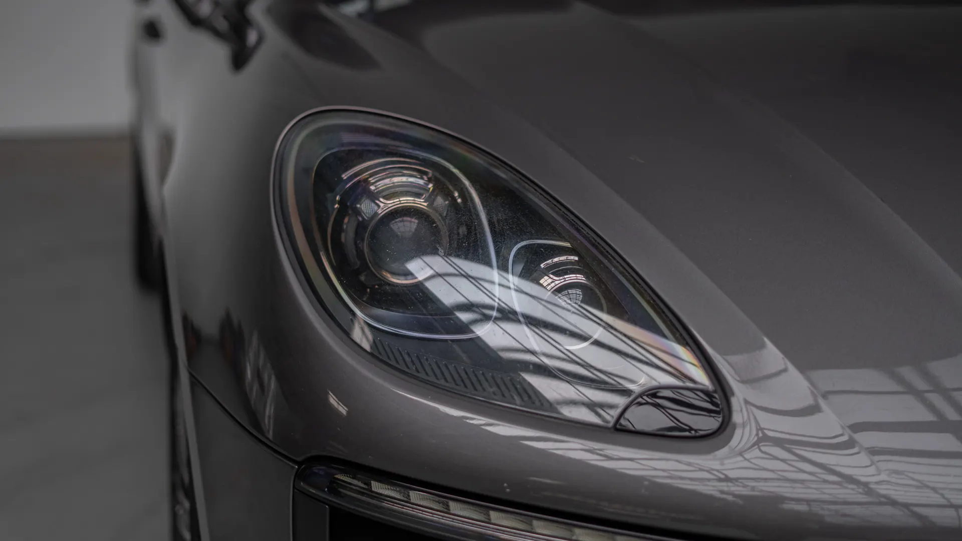 Porsche Macan — photo 33