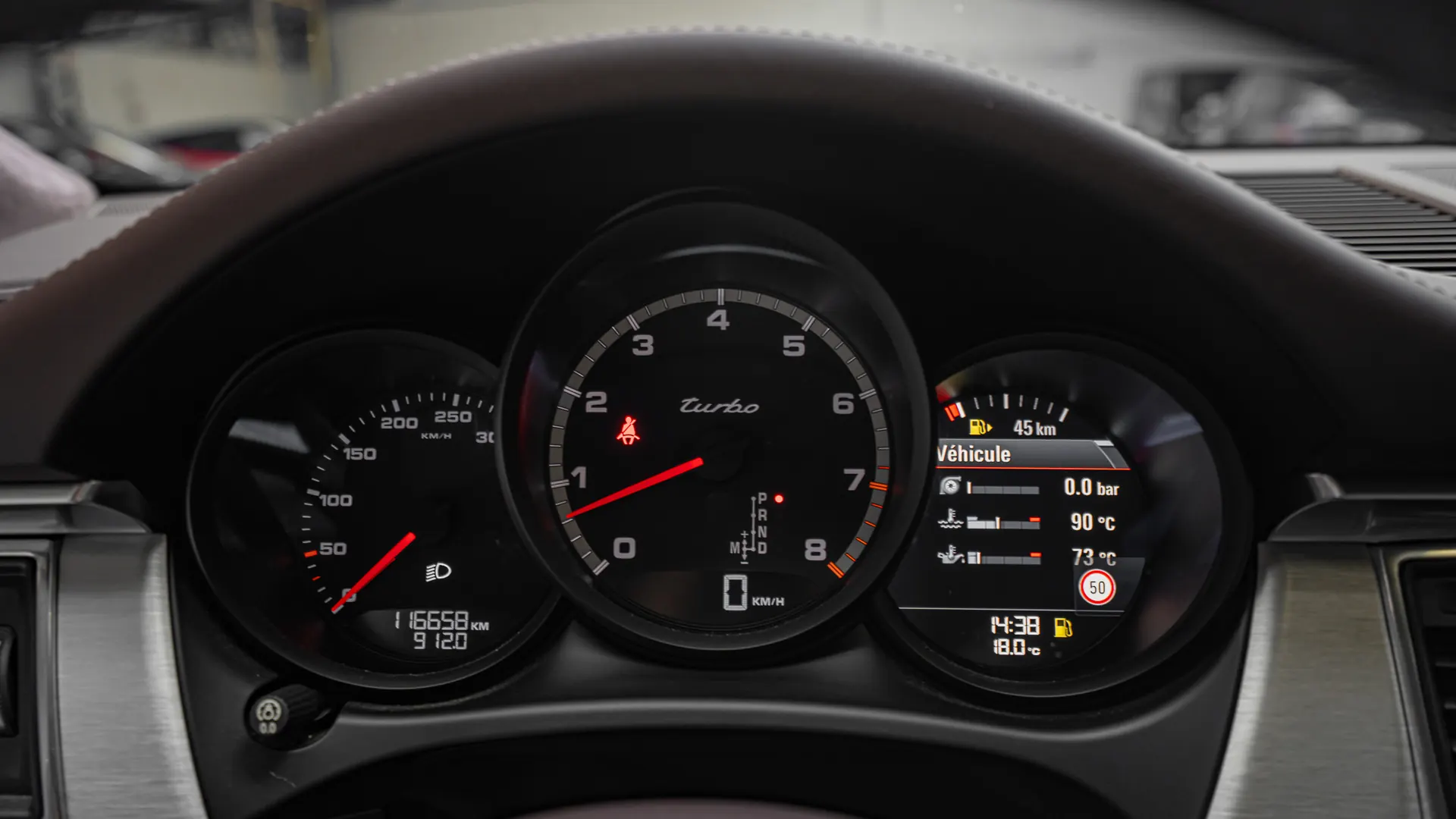 Porsche Macan — photo 15