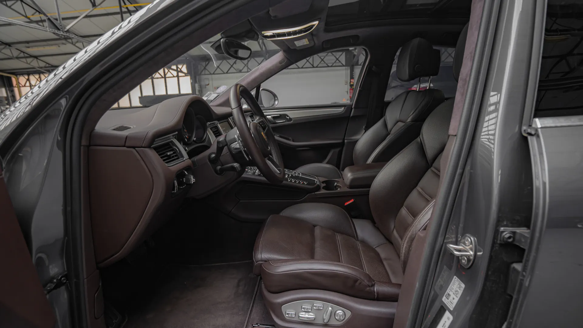 Porsche Macan — photo 9