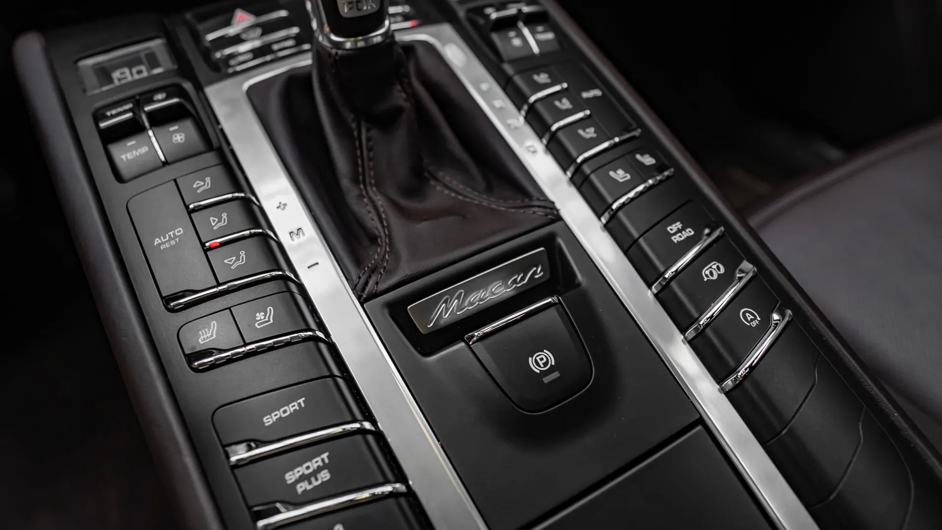 Porsche Macan — photo 30