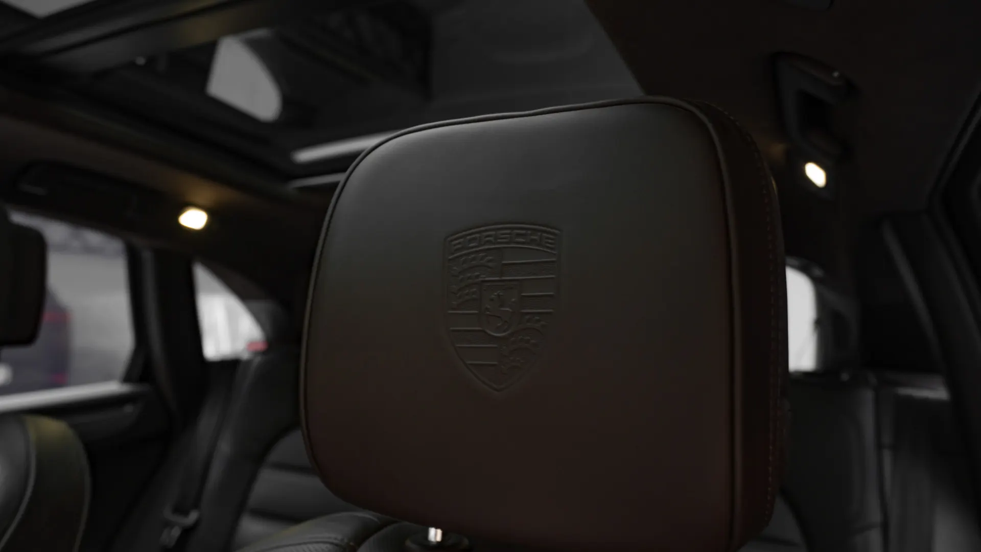 Porsche Macan — photo 22
