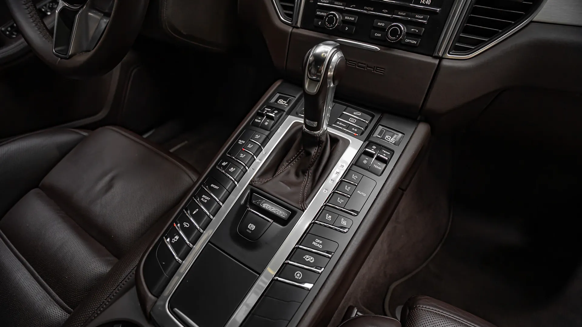 Porsche Macan — photo 27