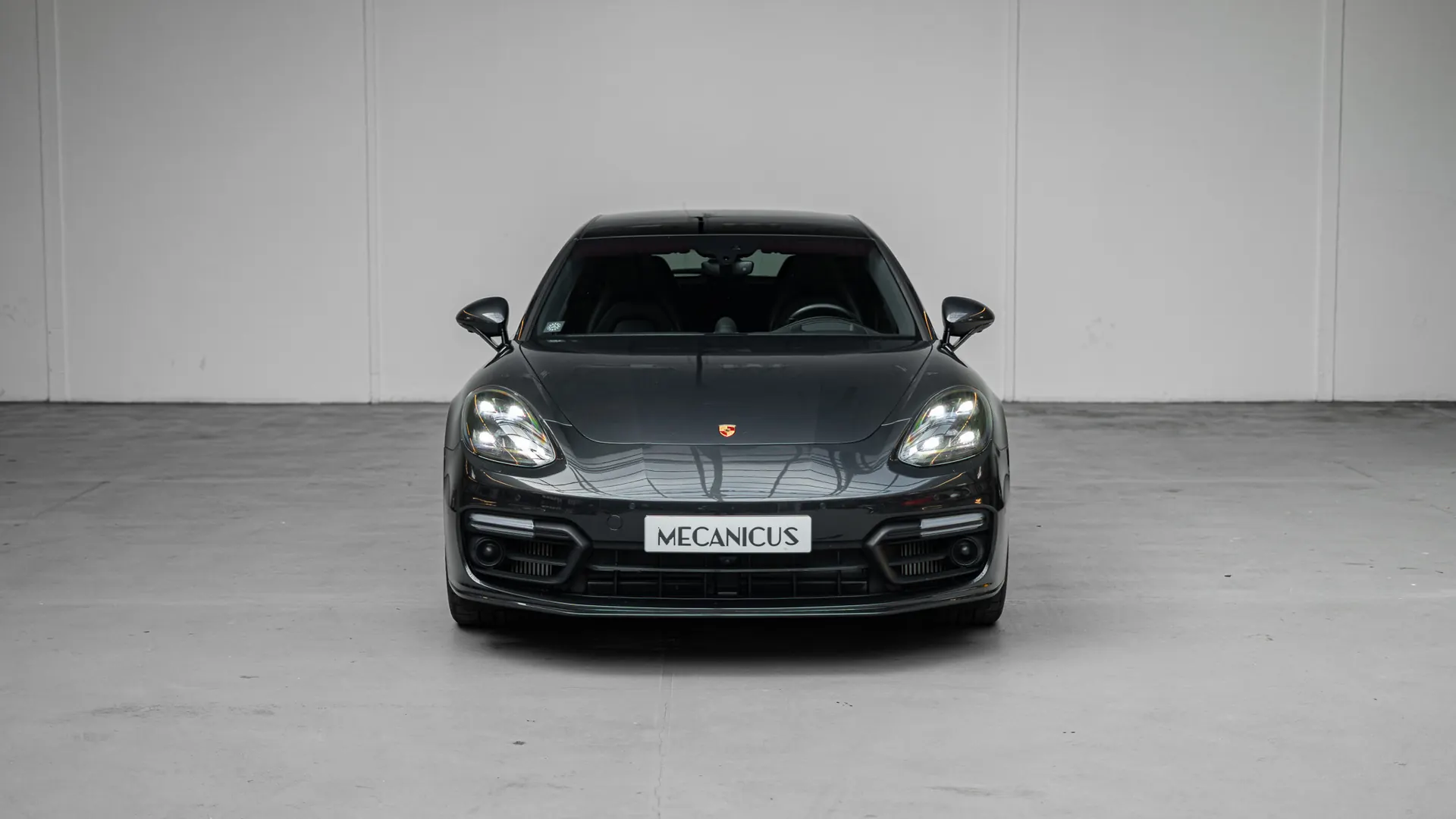 Porsche Panamera — photo 3