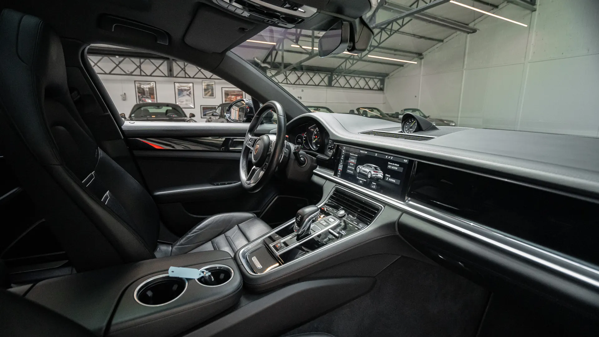 Porsche Panamera — photo 25