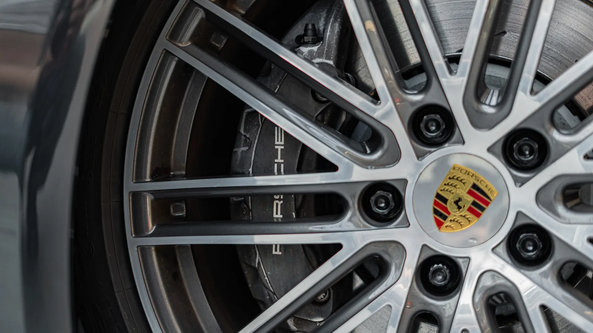 Porsche Panamera — photo 35