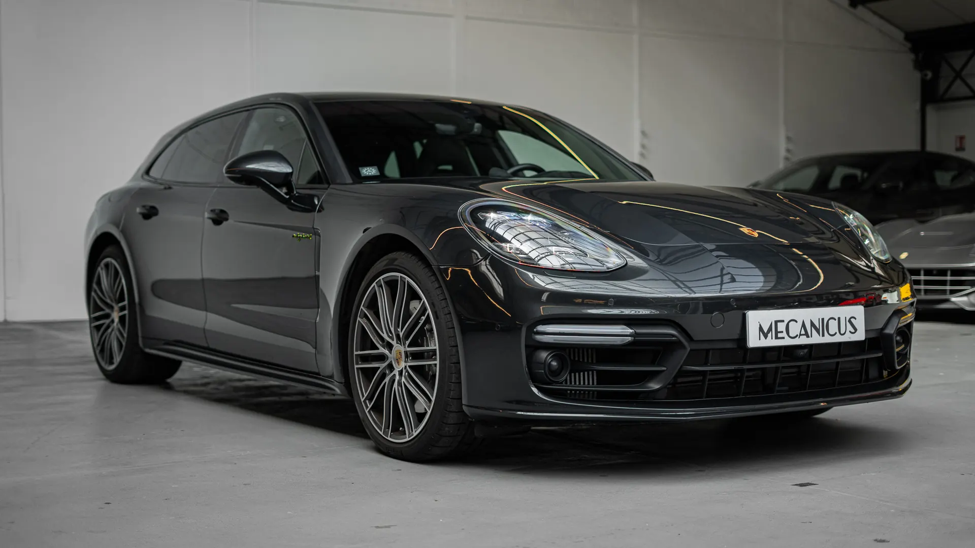 Porsche Panamera — photo 32