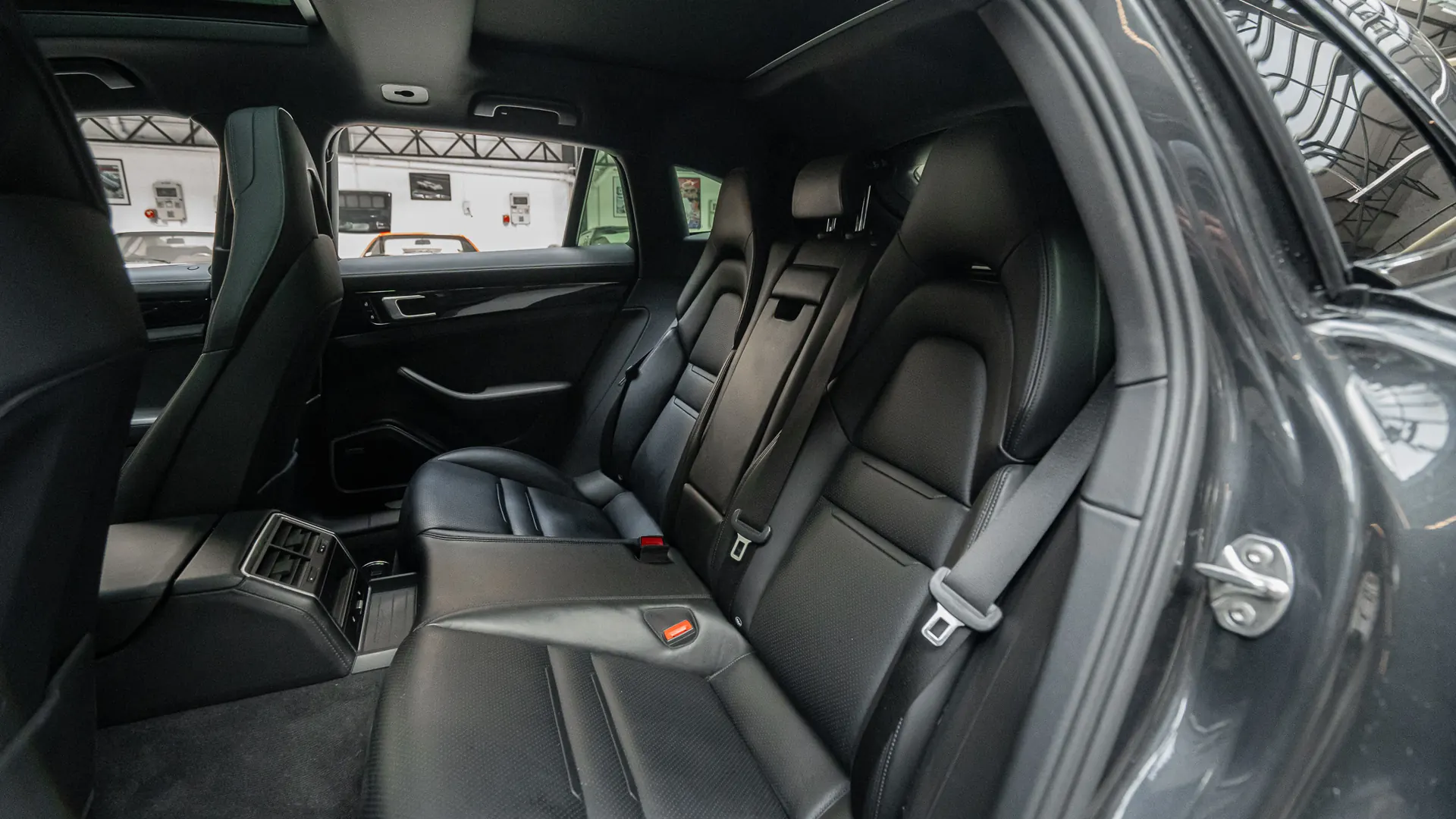 Porsche Panamera — photo 22