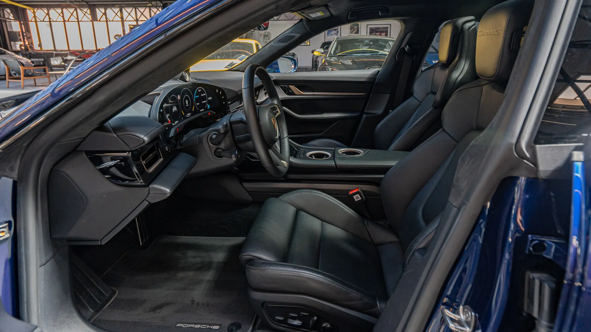 Porsche Taycan — photo 10