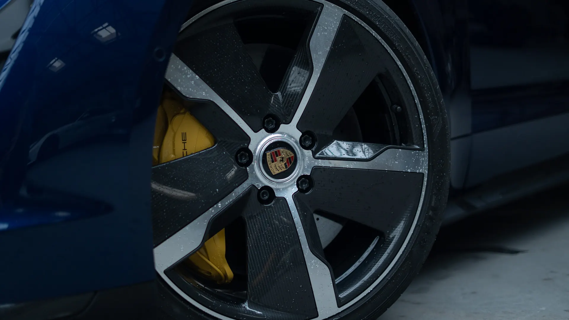 Porsche Taycan — photo 33