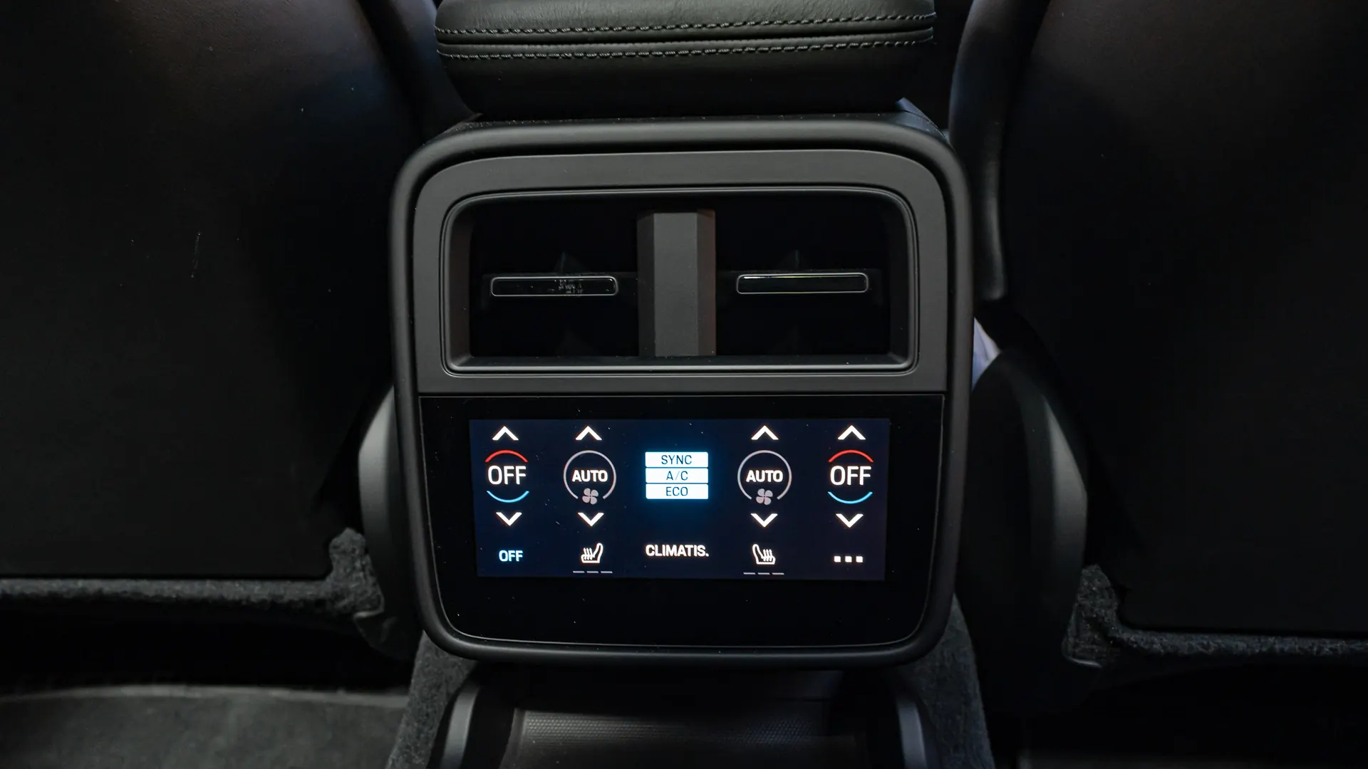 Porsche Taycan — photo 23