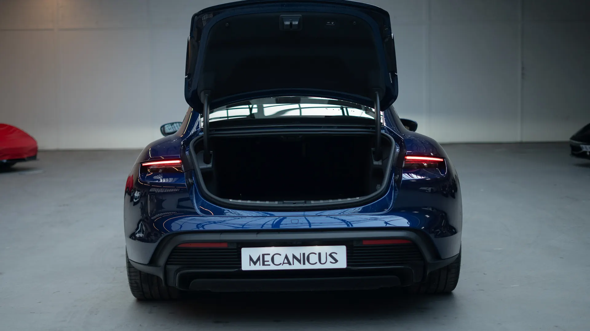 Porsche Taycan — photo 41