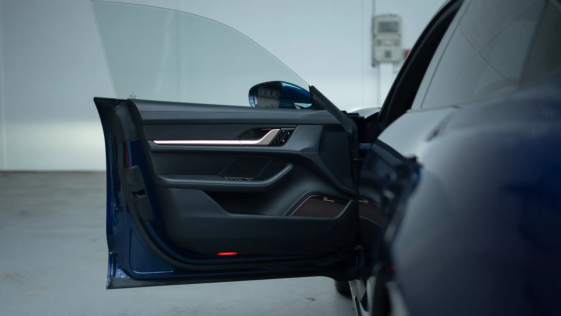 Porsche Taycan — photo 8