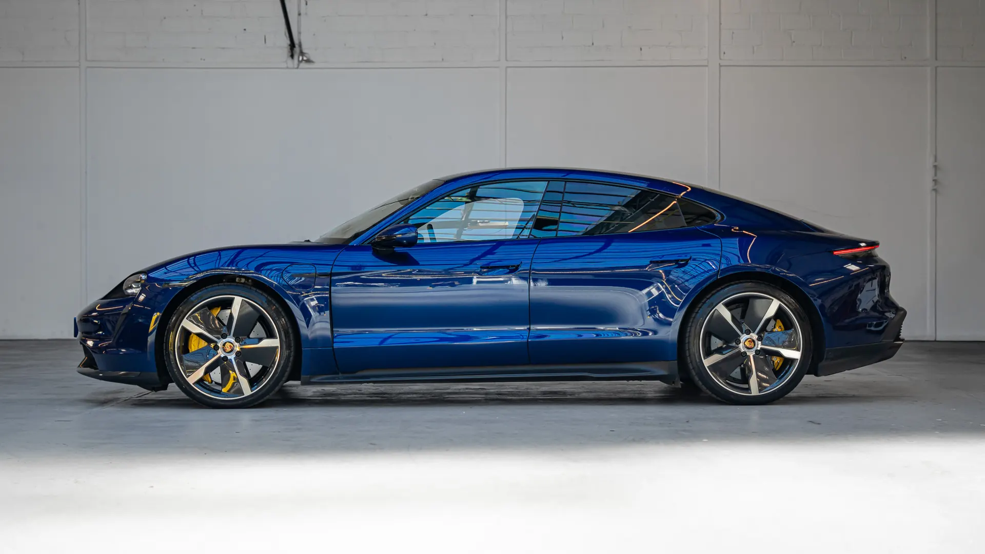 Porsche Taycan — photo 6