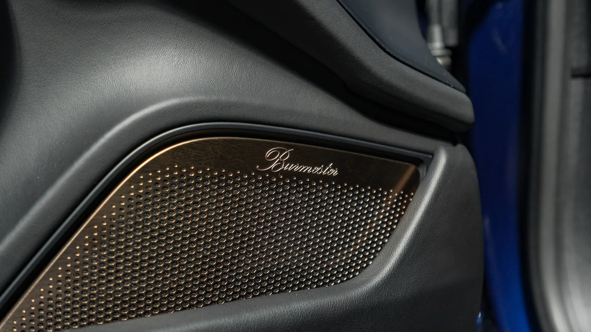 Porsche Taycan — photo 25