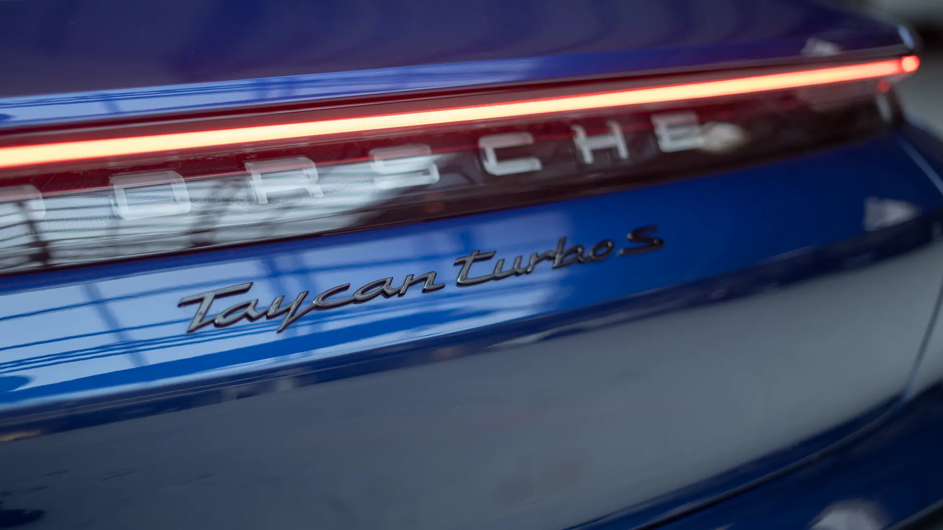 Porsche Taycan — photo 40
