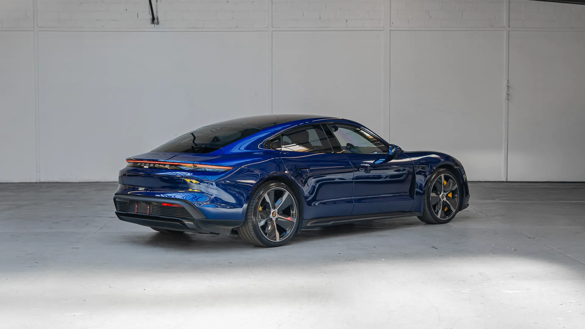 Porsche Taycan — photo 2