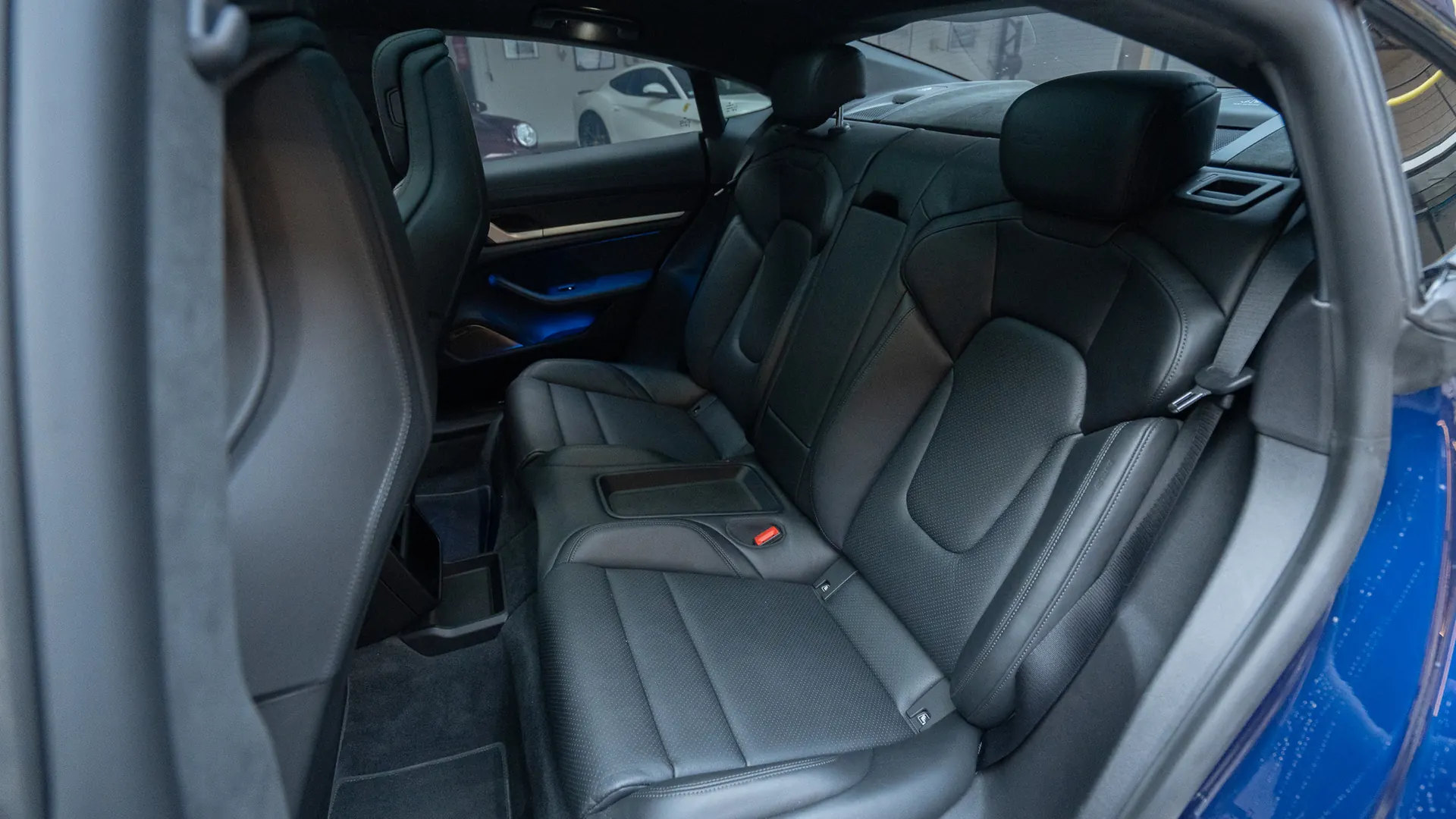Porsche Taycan — photo 13