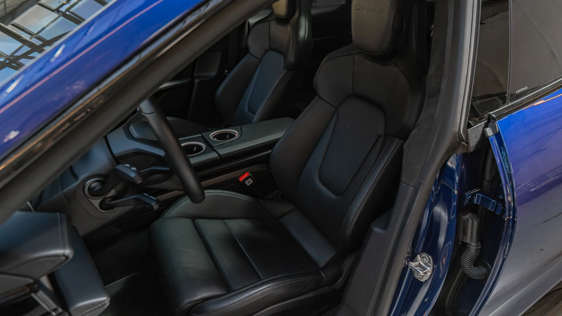 Porsche Taycan — photo 11