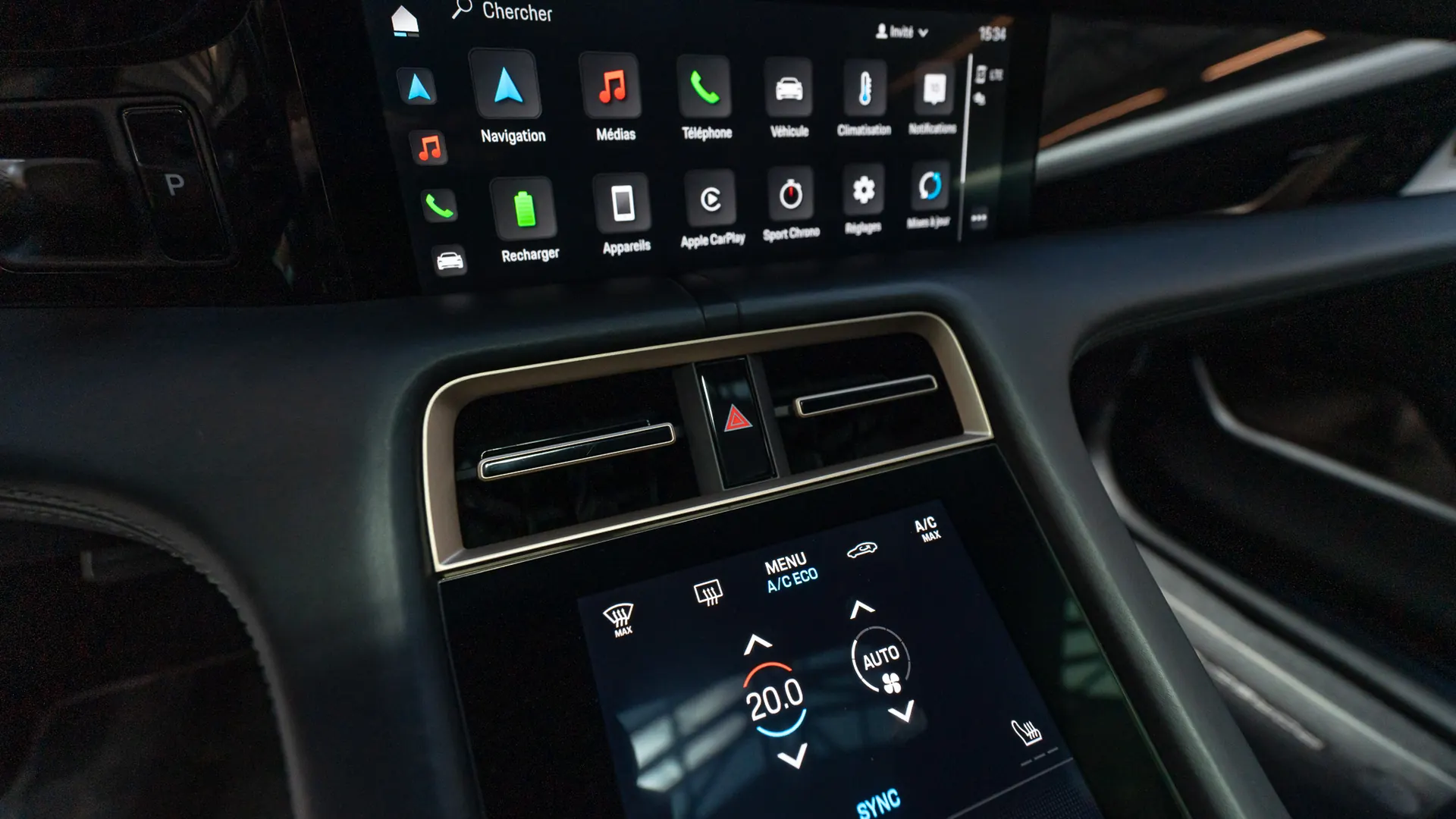Porsche Taycan — photo 19
