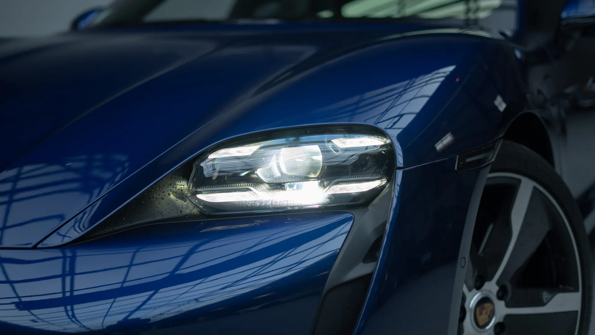 Porsche Taycan — photo 35