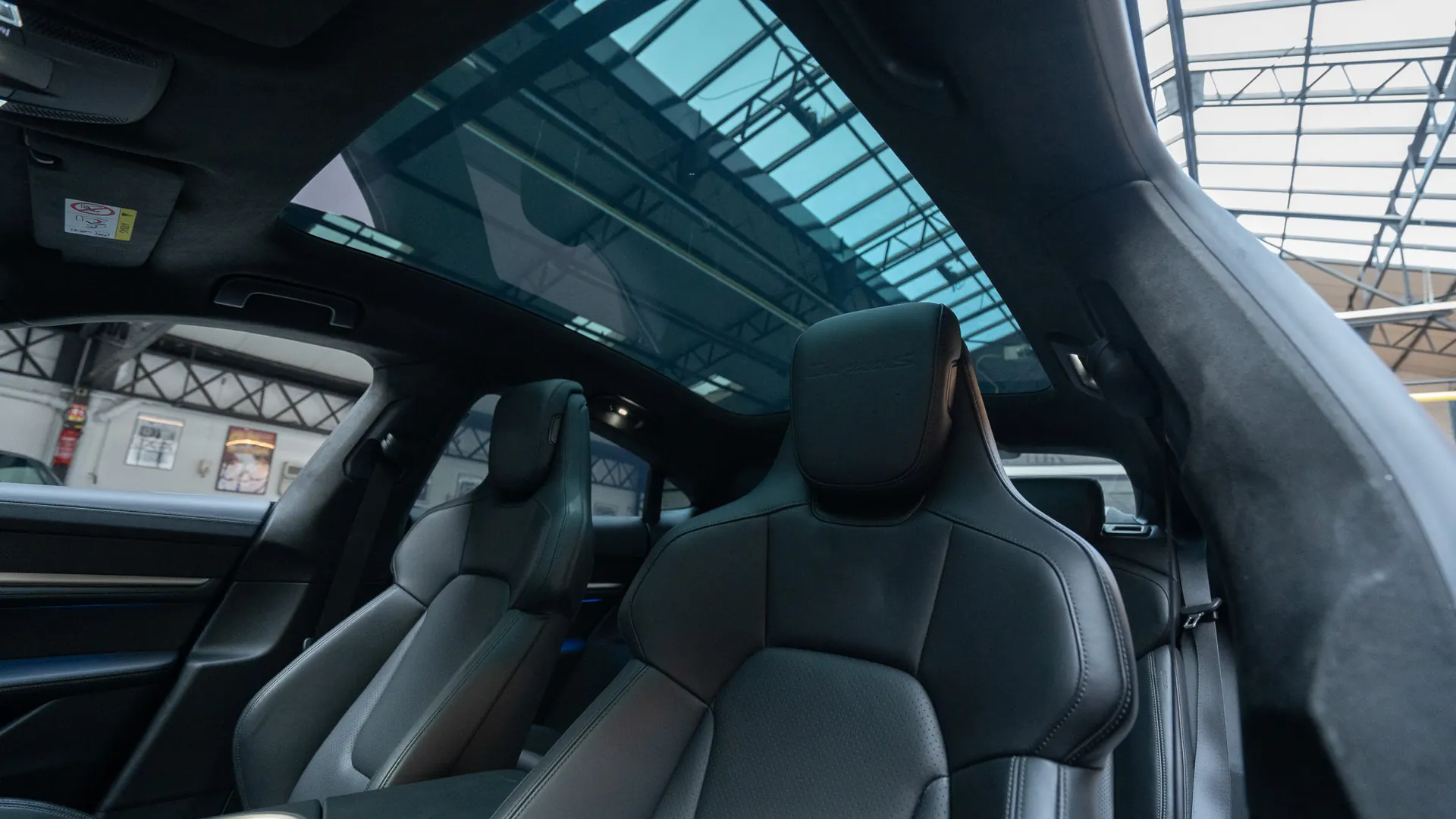 Porsche Taycan — photo 14
