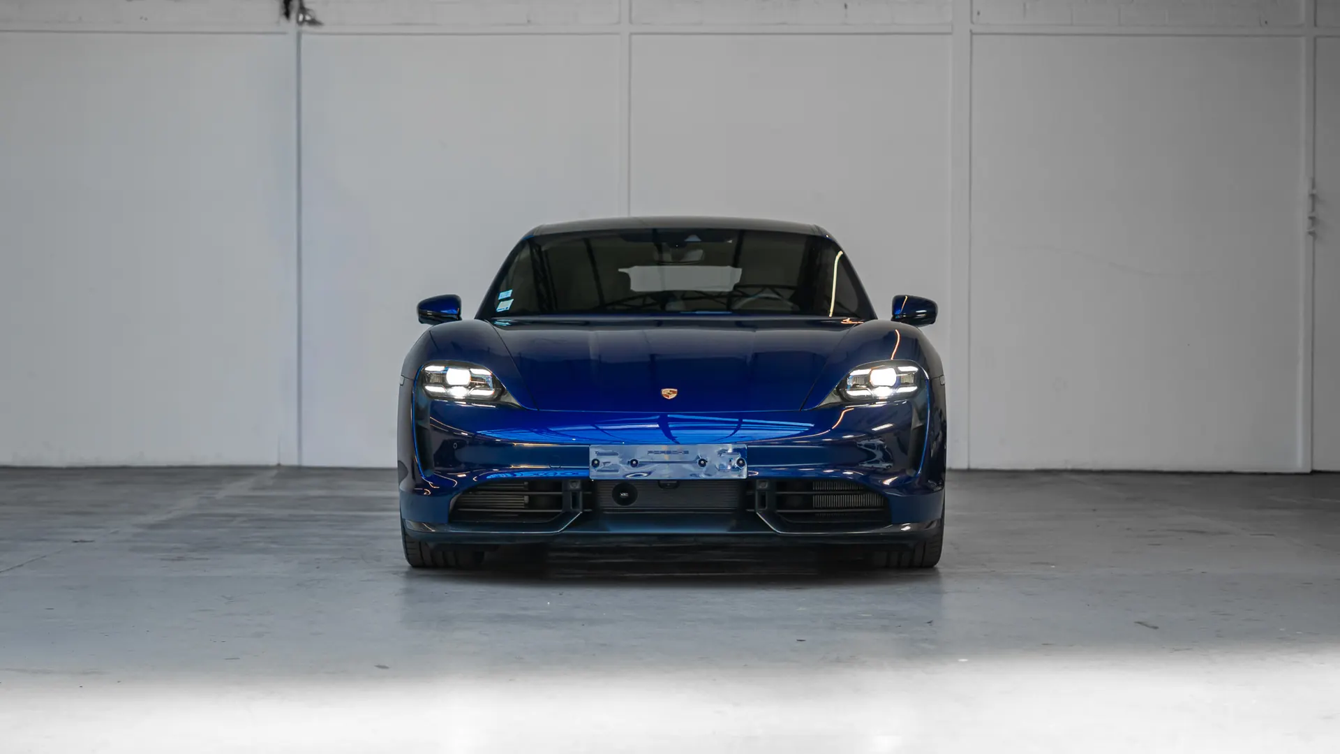Porsche Taycan — photo 3