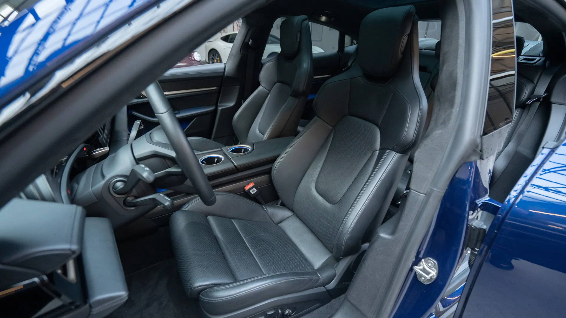 Porsche Taycan — photo 12