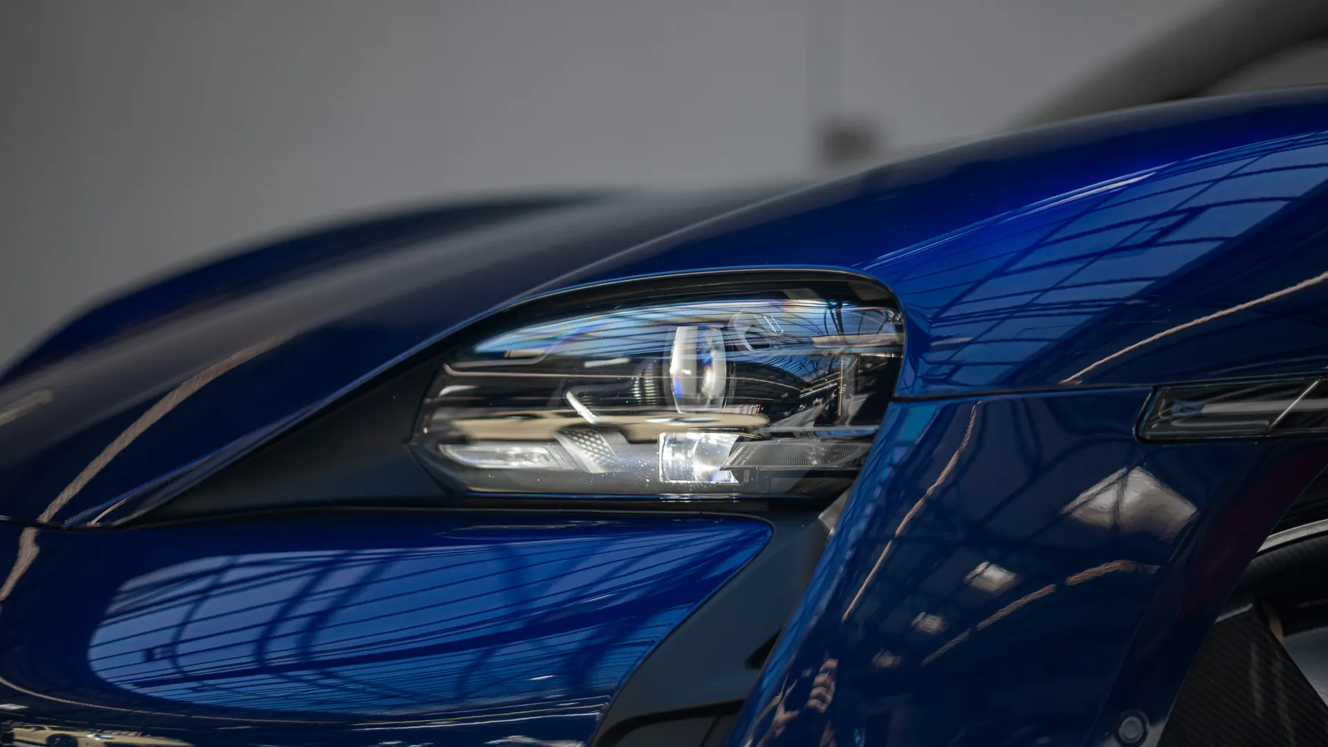 Porsche Taycan — photo 36