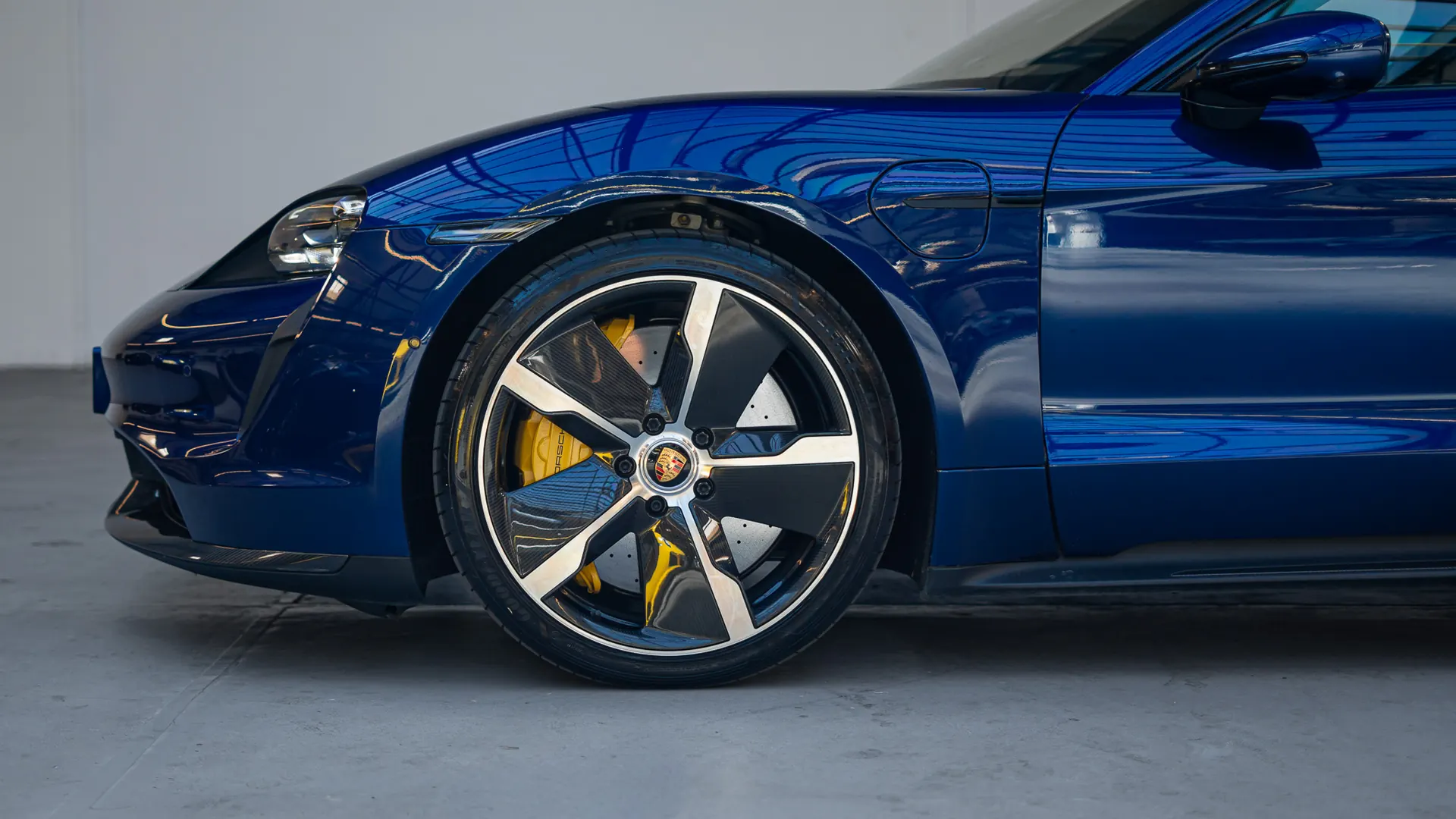 Porsche Taycan — photo 7
