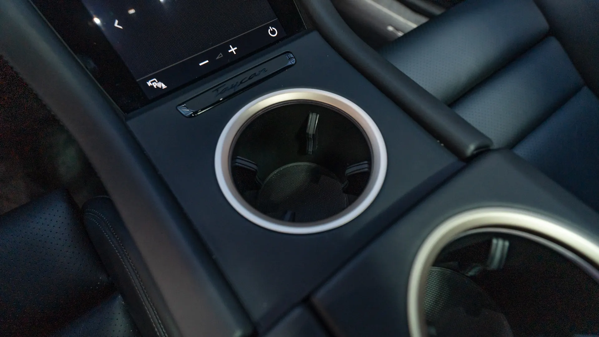 Porsche Taycan — photo 21