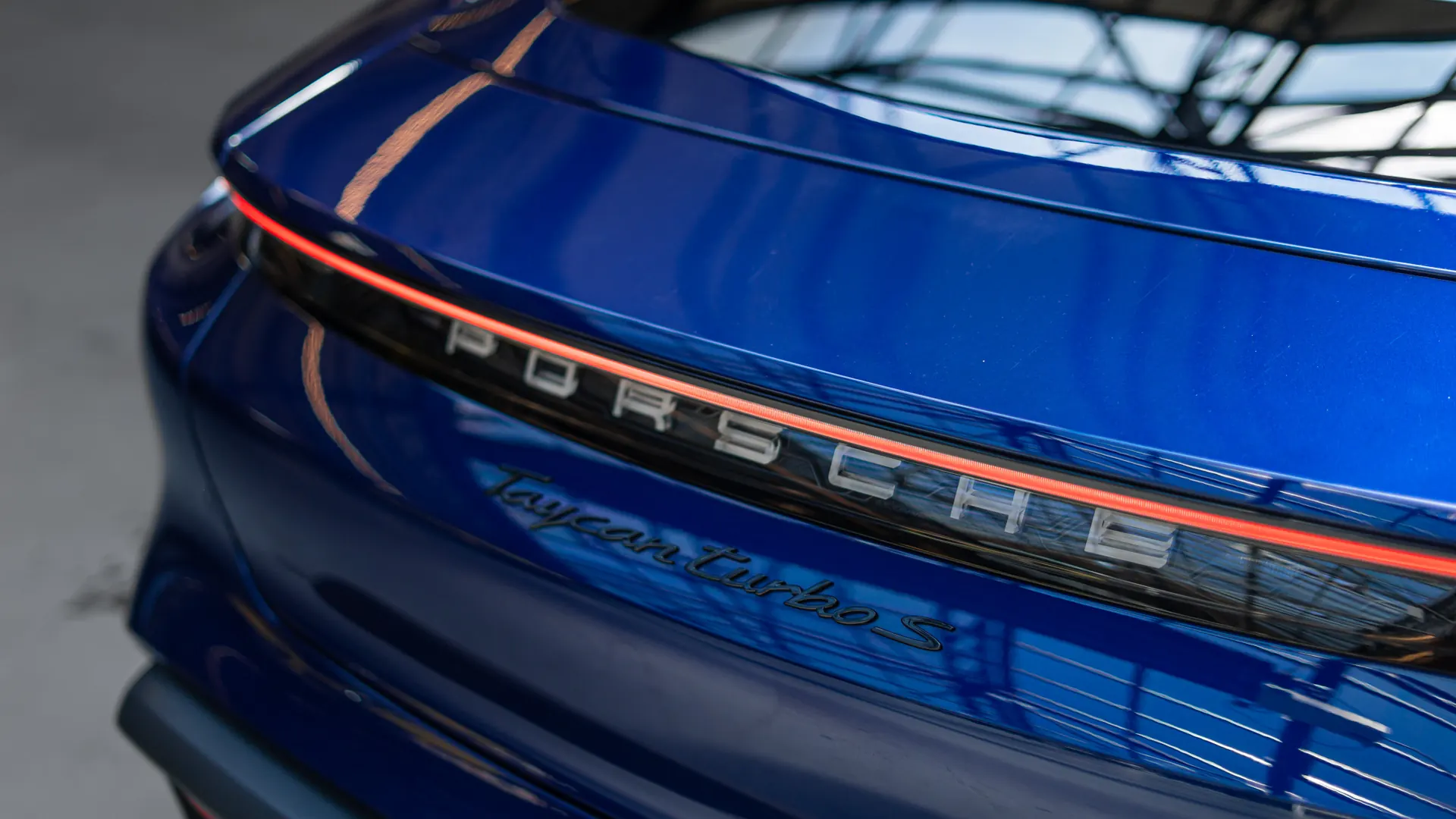 Porsche Taycan — photo 39