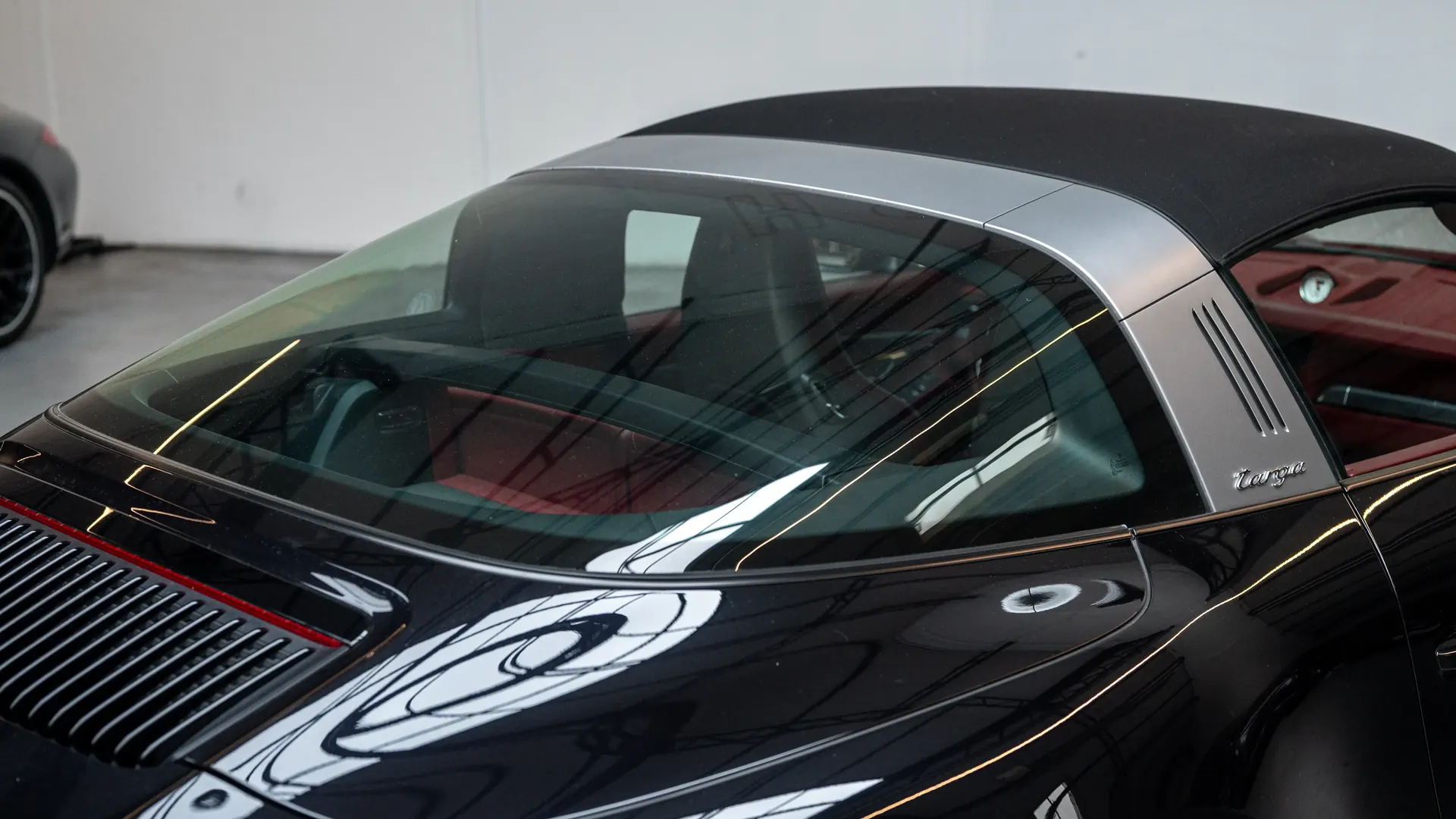 Porsche 911 — photo 27