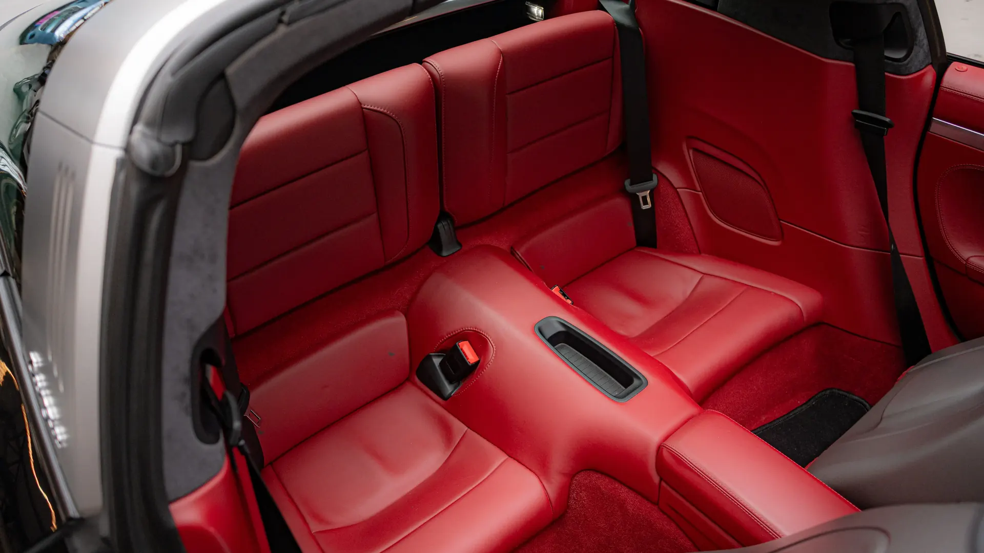 Porsche 911 — photo 16