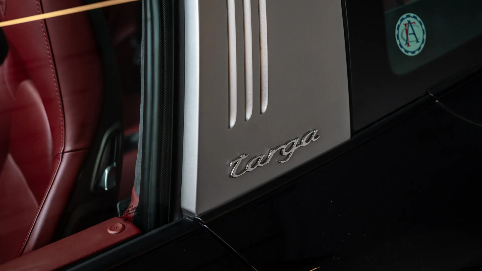 Porsche 911 — photo 26