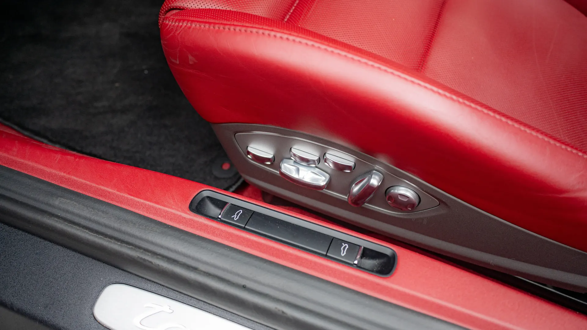 Porsche 911 — photo 21