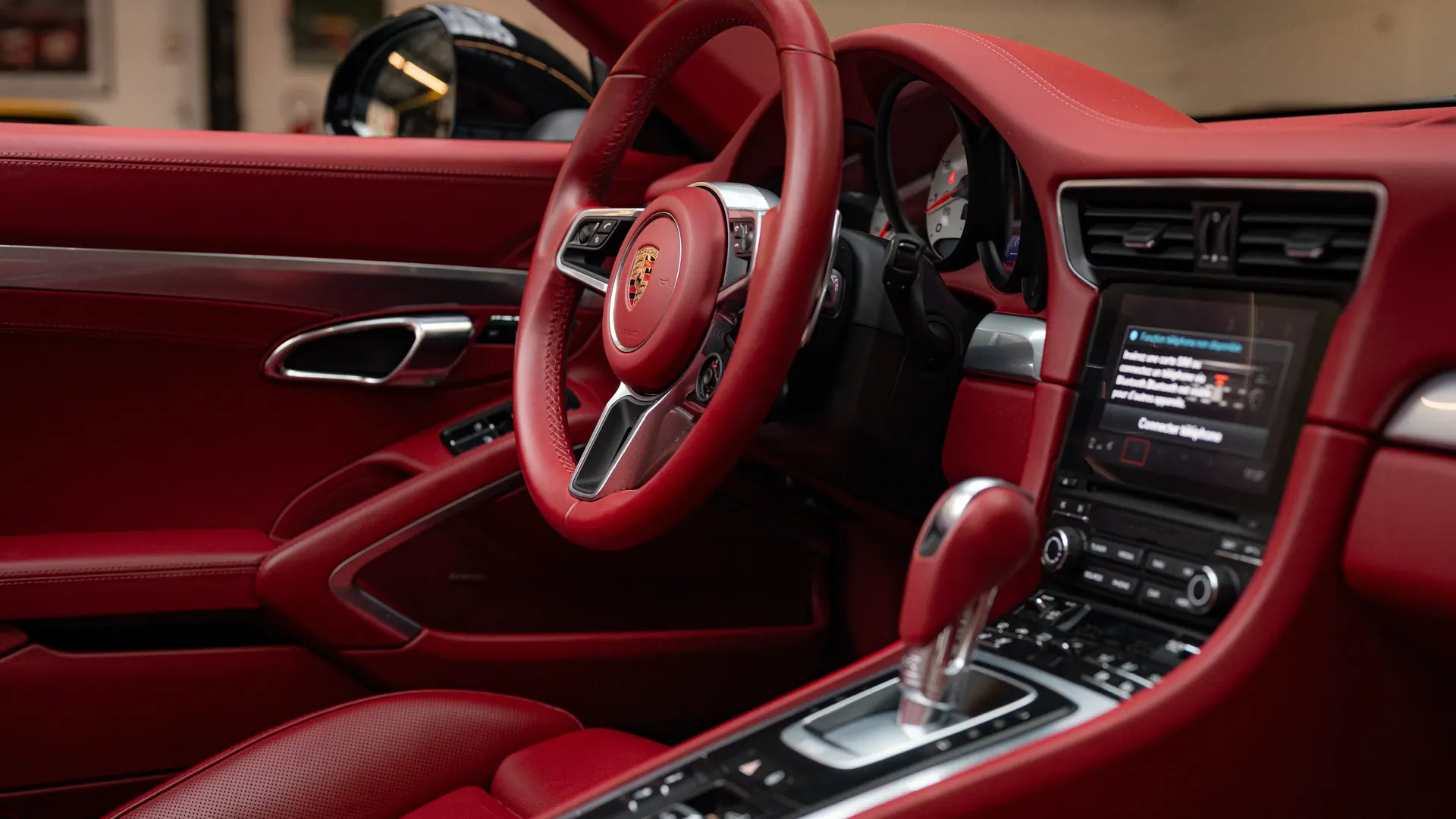 Porsche 911 — photo 13