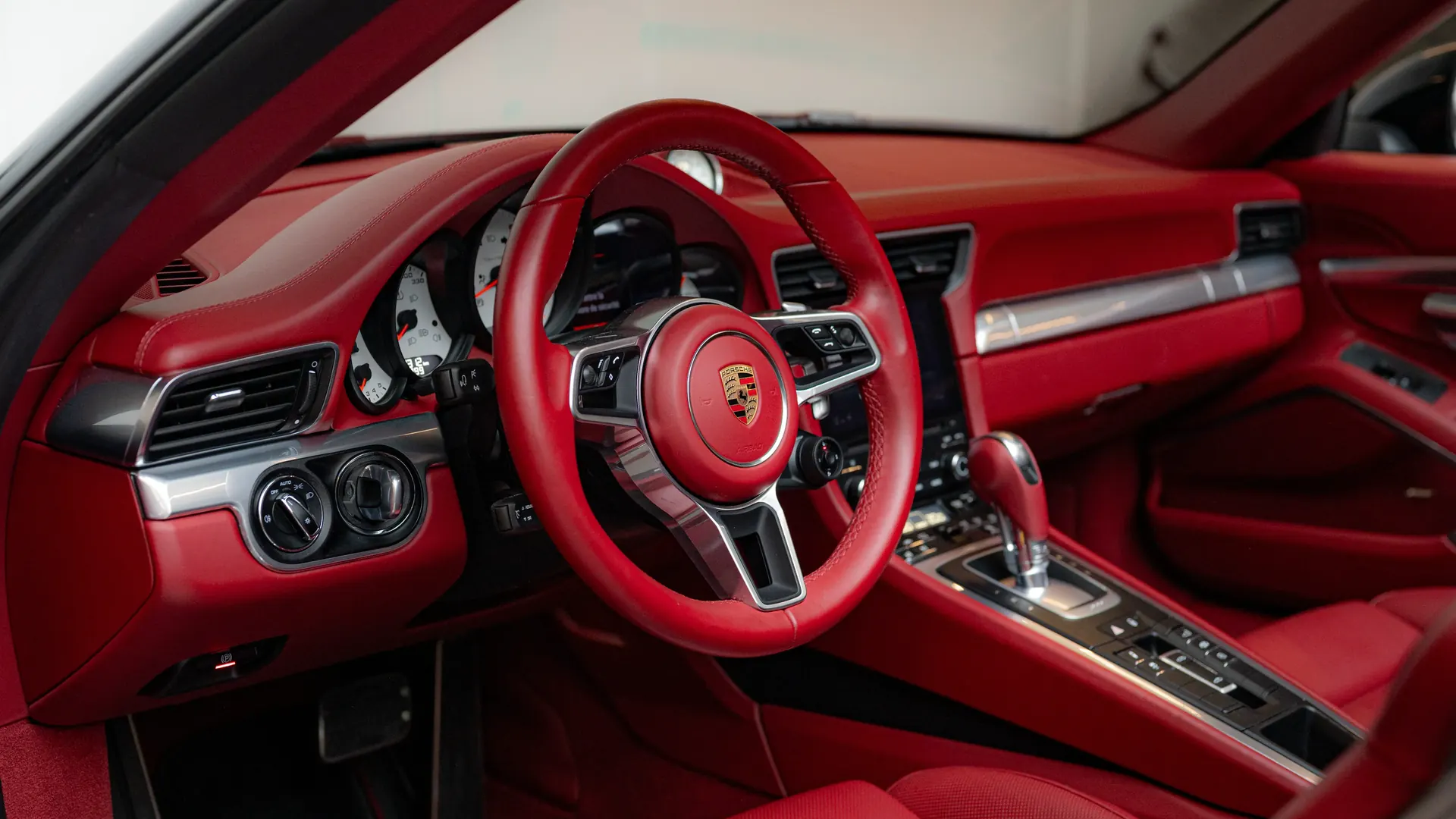 Porsche 911 — photo 9