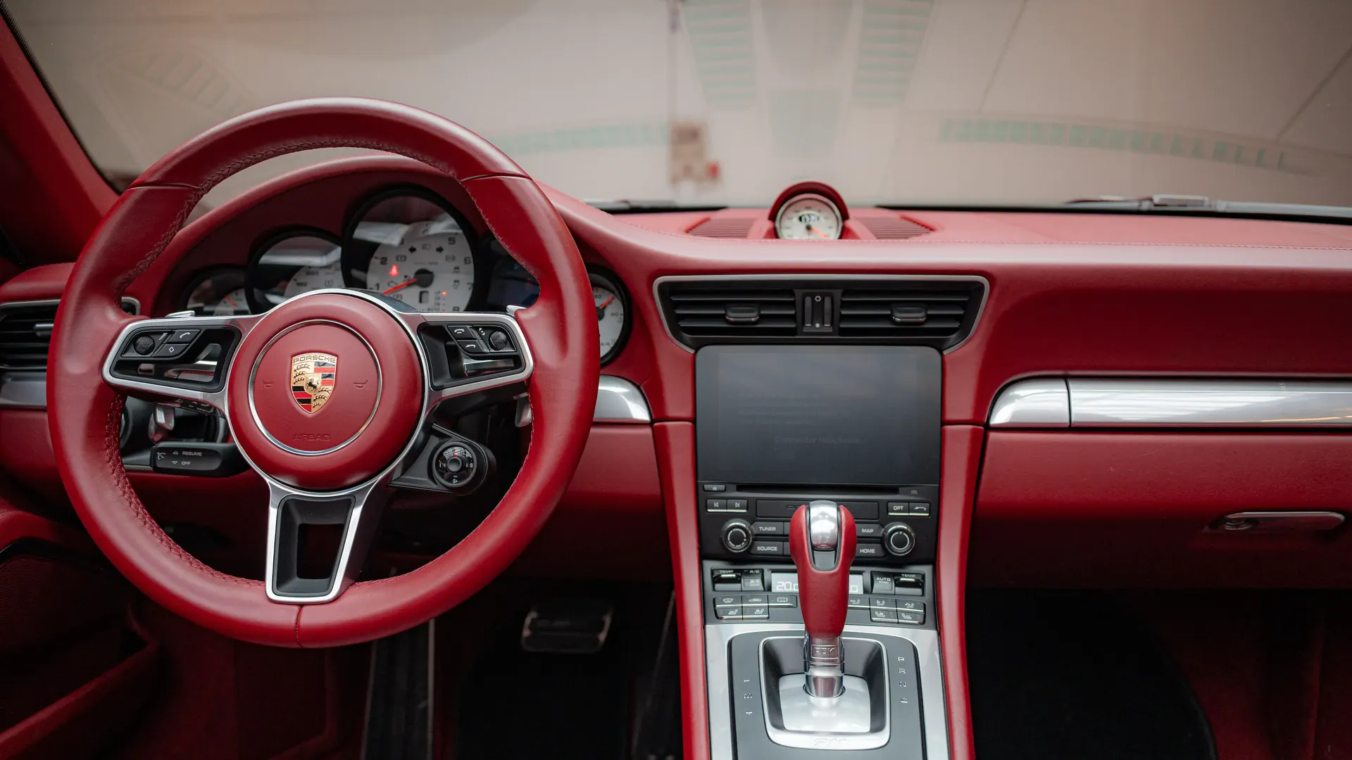 Porsche 911 — photo 15