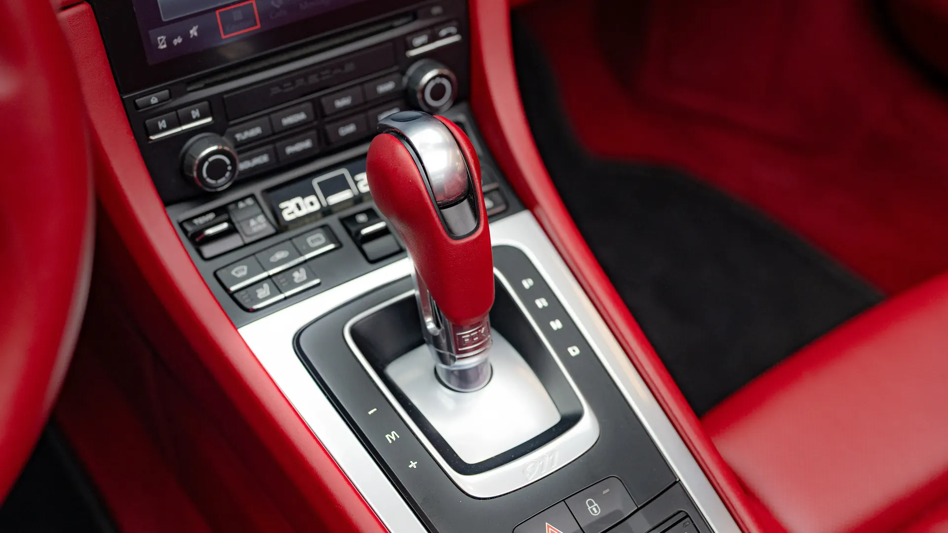 Porsche 911 — photo 11