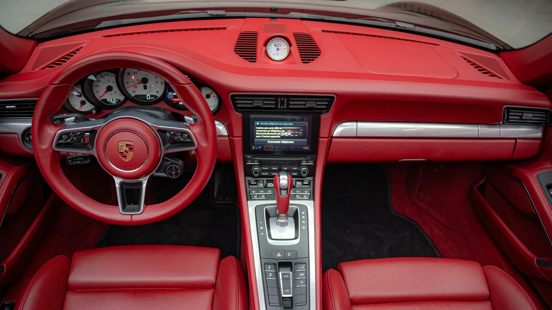 Porsche 911 — photo 18