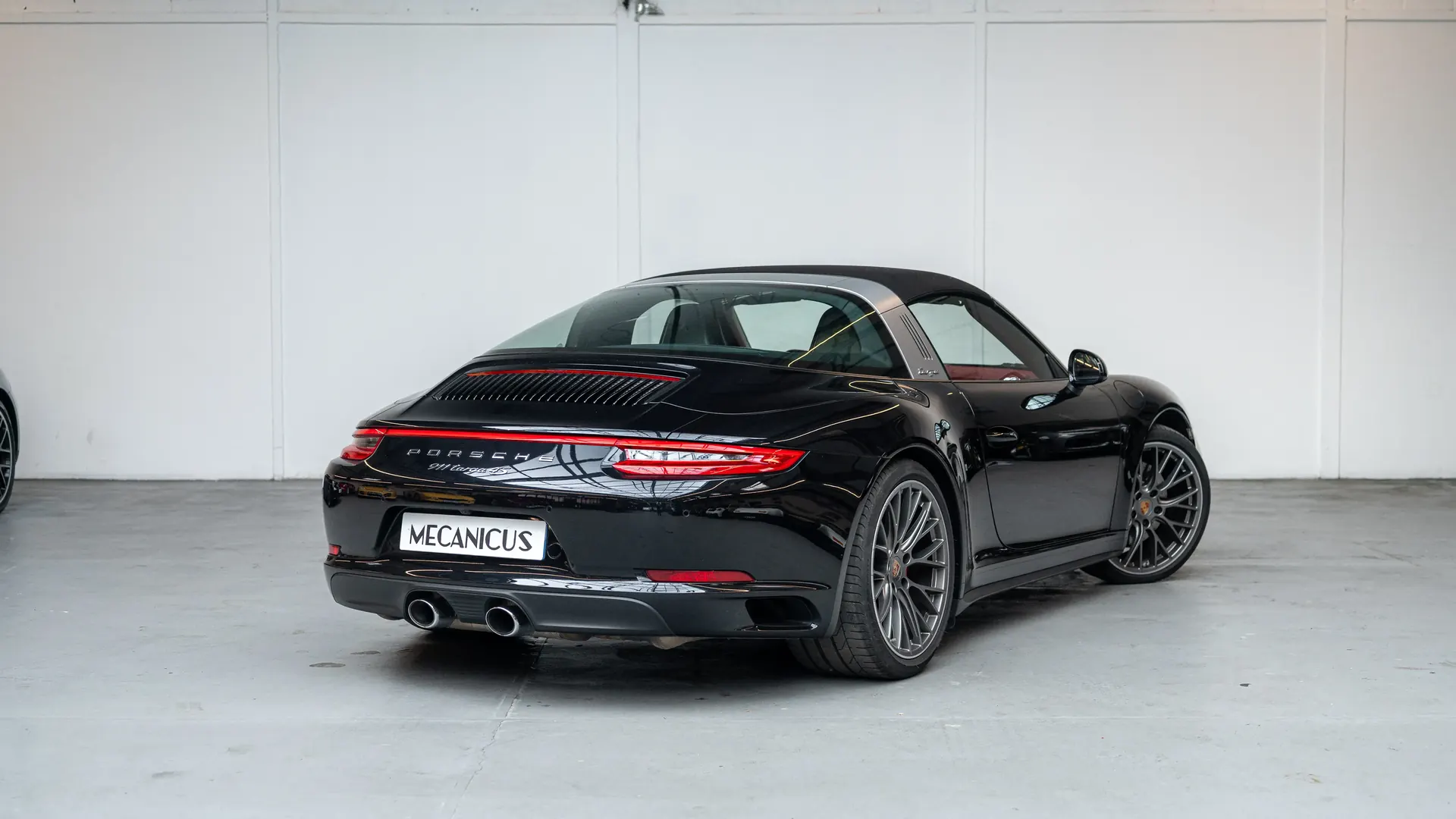 Porsche 911 — photo 2