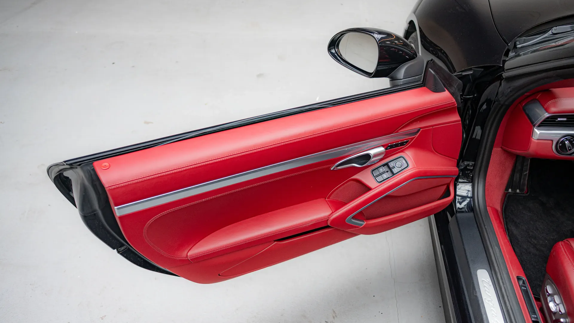 Porsche 911 — photo 20