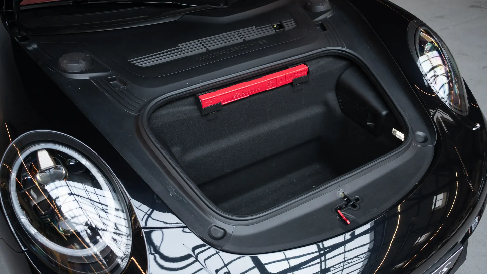 Porsche 911 — photo 28
