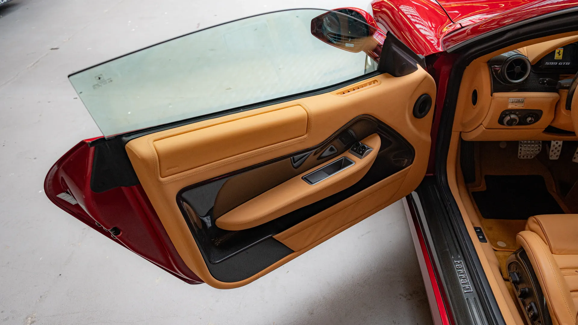 Ferrari 599 — photo 14