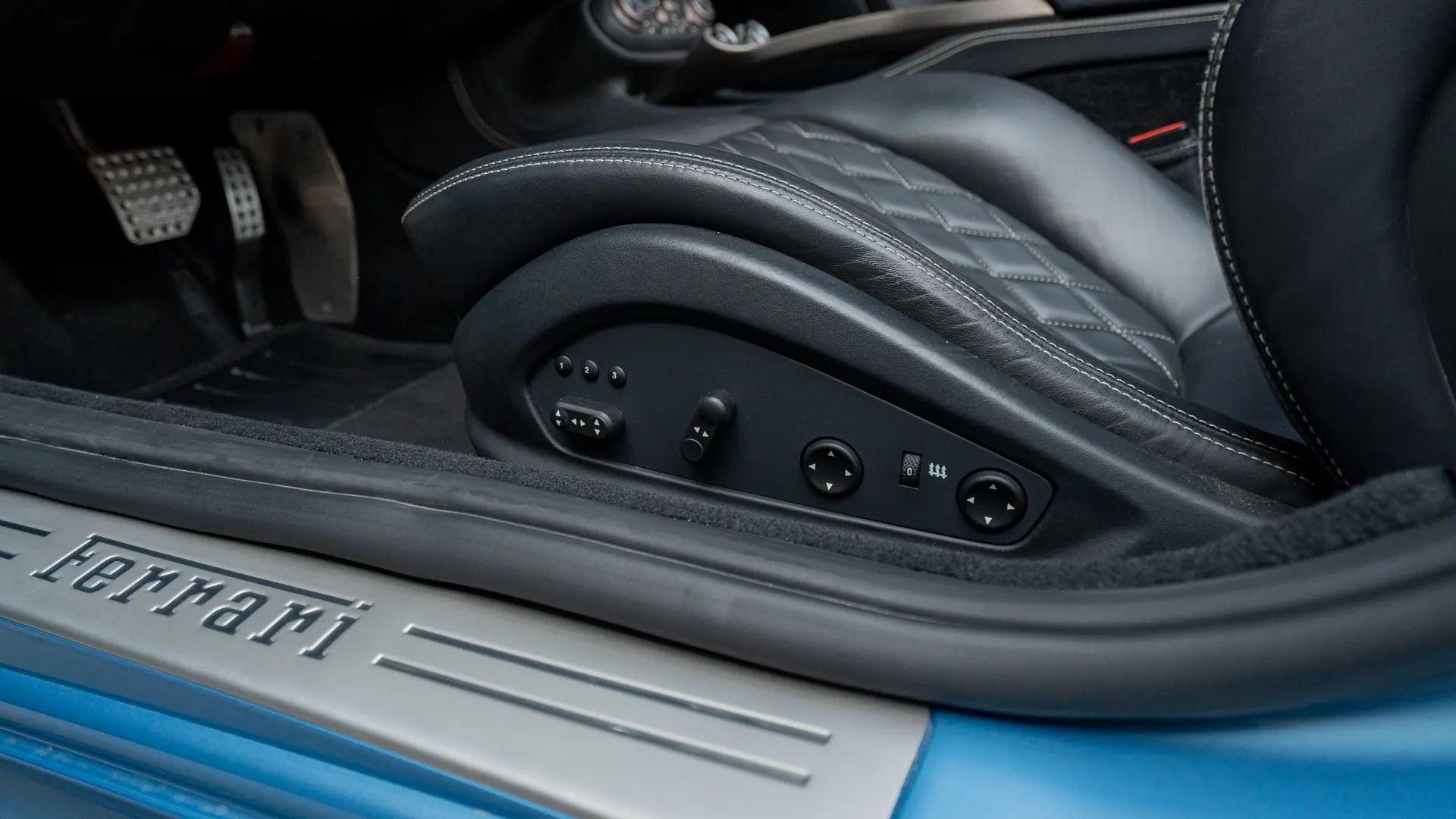 Ferrari California — photo 32