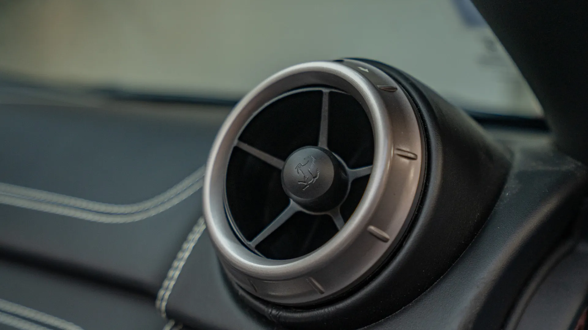Ferrari California — photo 33