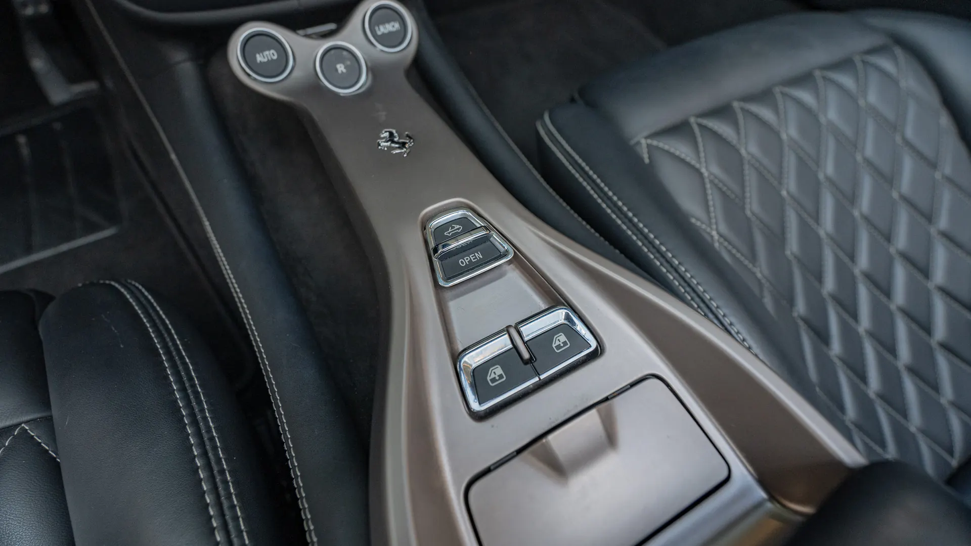 Ferrari California — photo 24