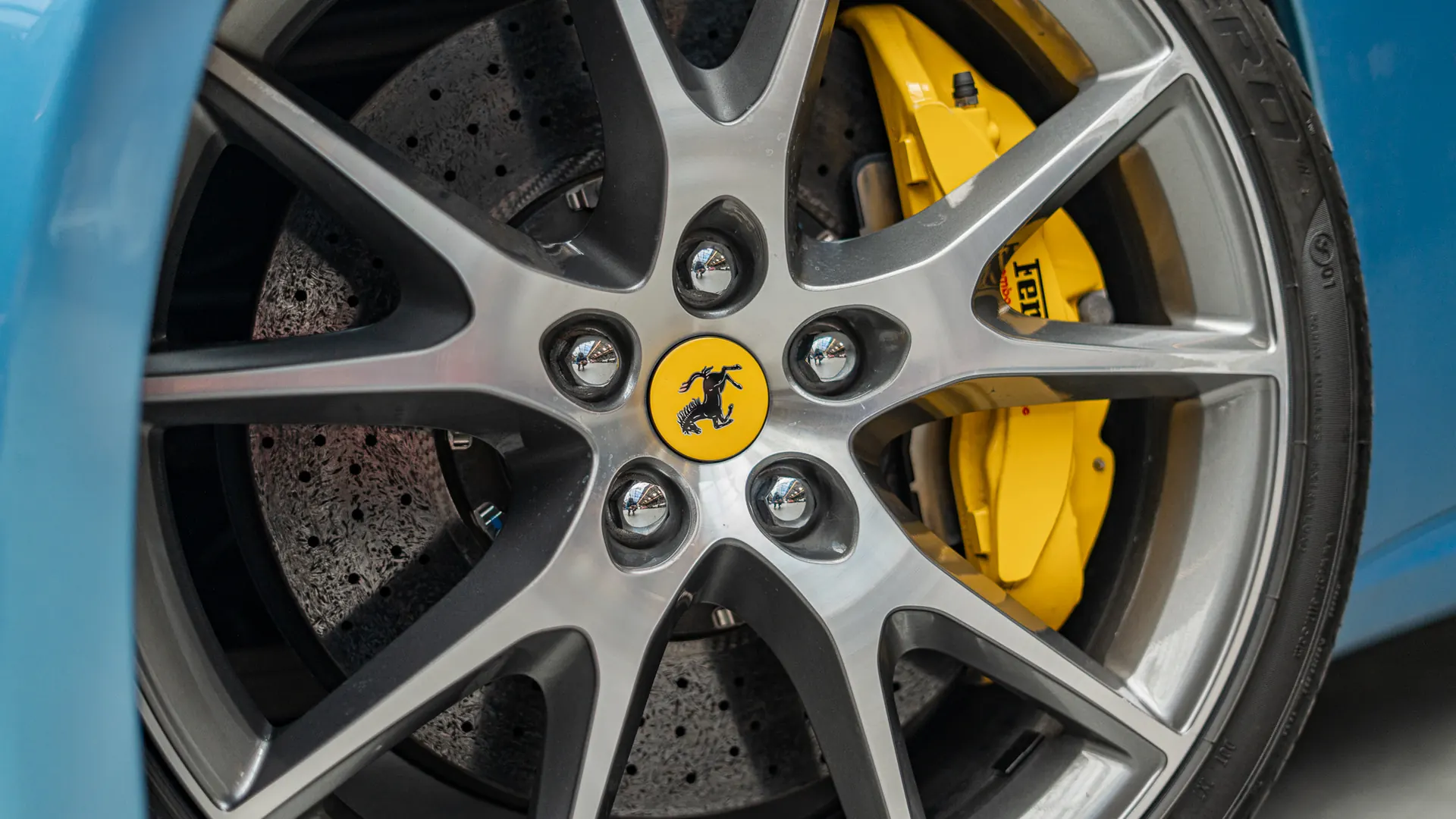 Ferrari California — photo 36