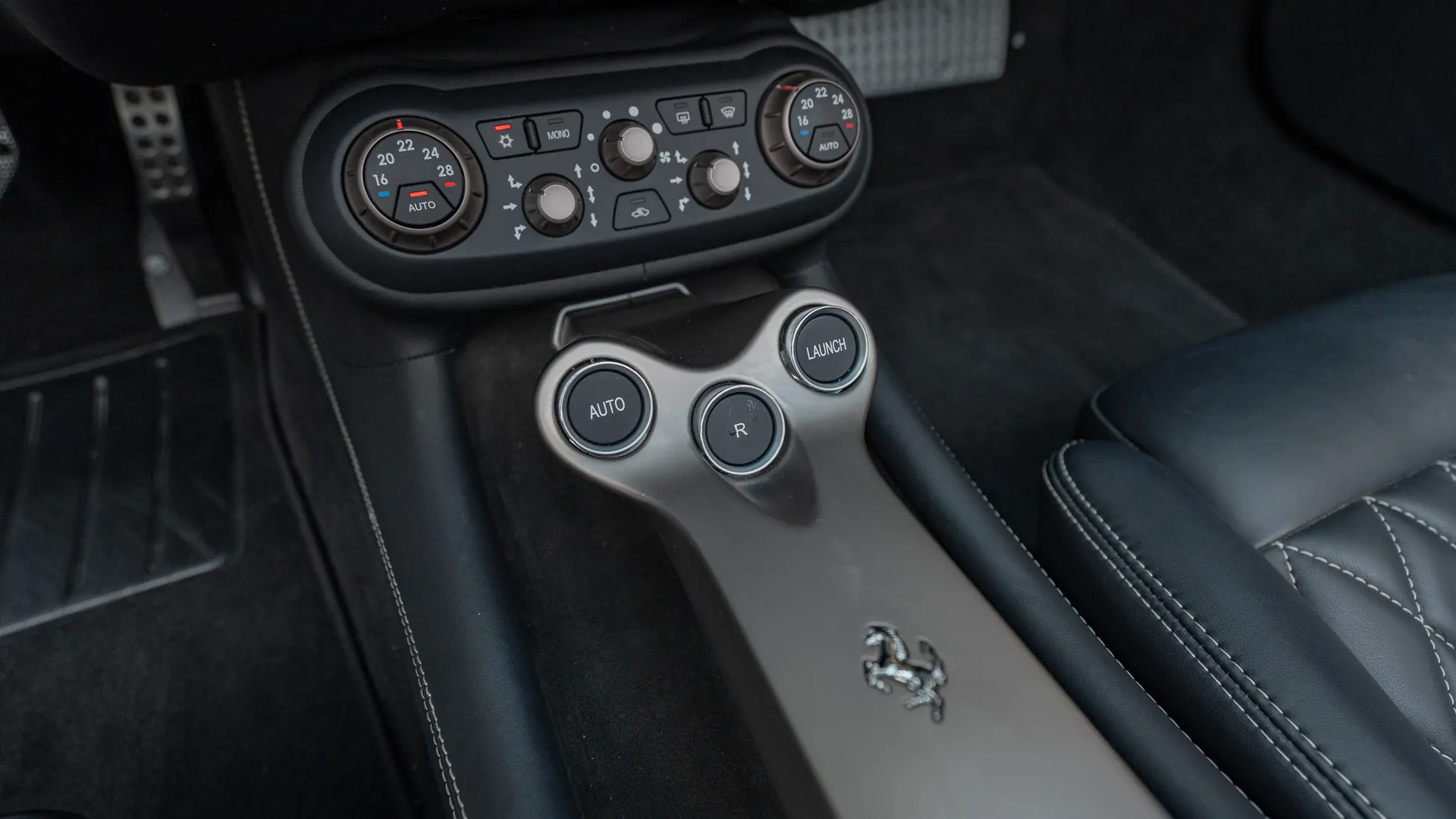 Ferrari California — photo 22