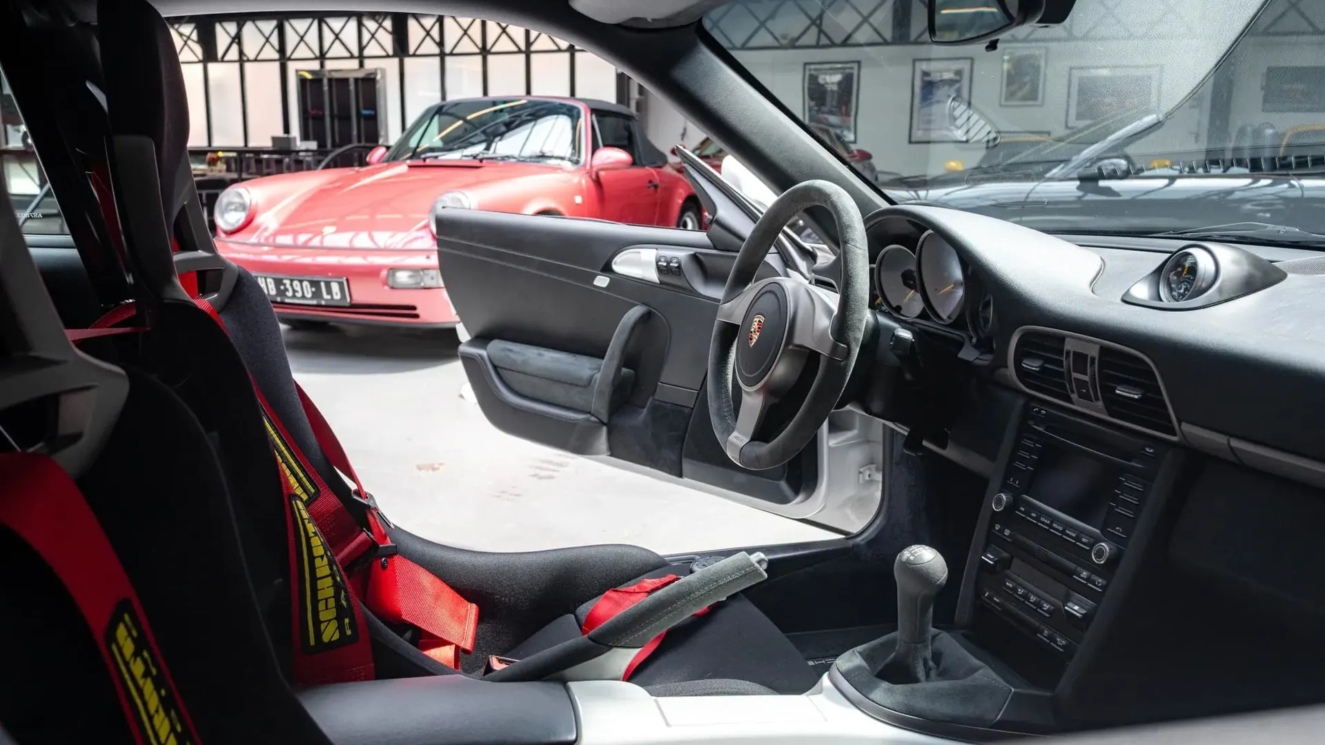 Porsche 911 — photo 14